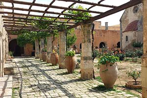 Eindrucksvolle Pergola auf Kreta